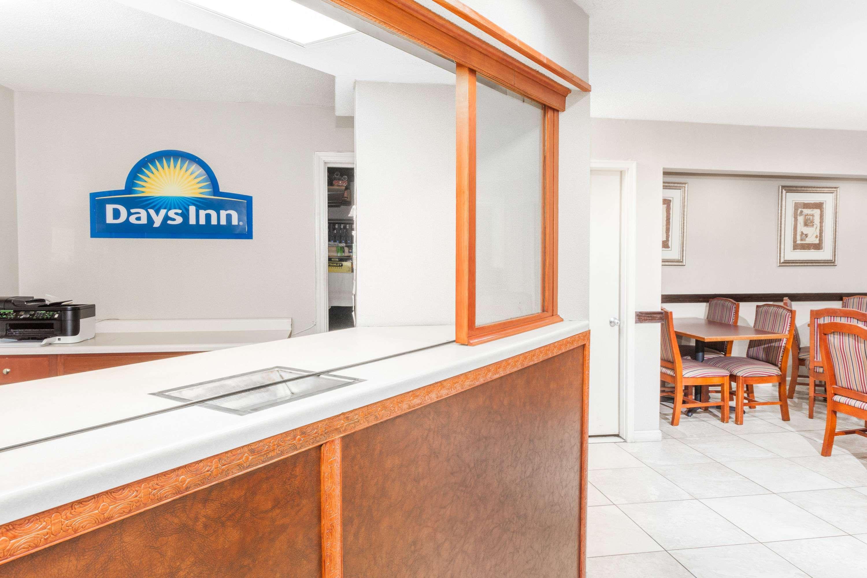 Days Inn By Wyndham Fort Wayne Eksteriør bilde